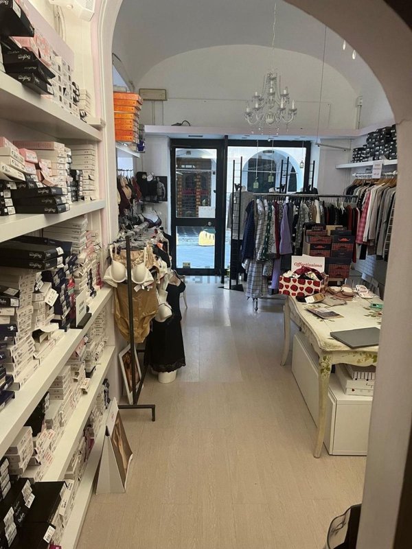 locale commerciale in affitto a Lavagna