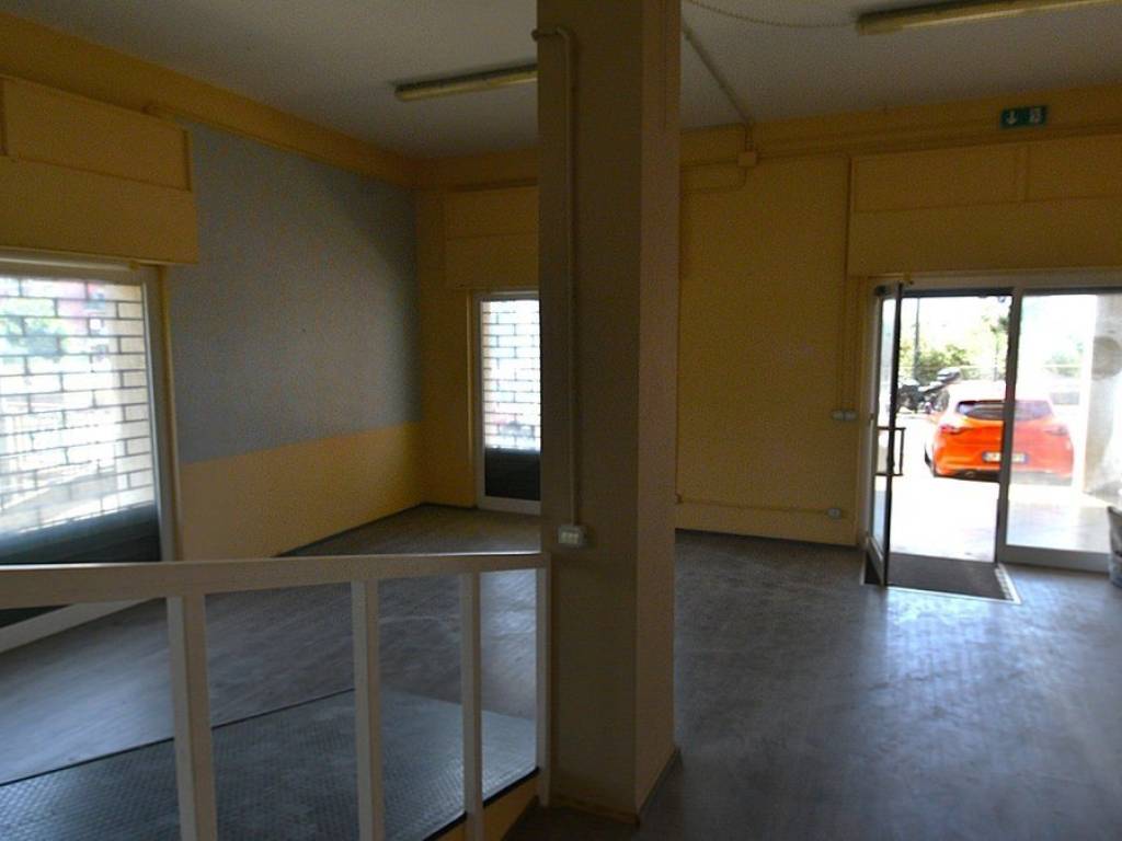 negozio in affitto a Lavagna
