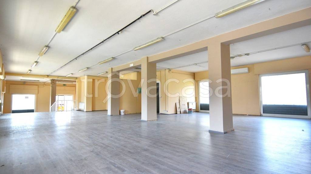 negozio in affitto a Lavagna