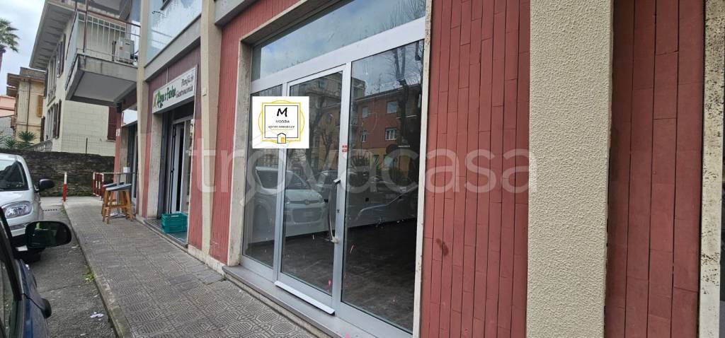 negozio in affitto a Lavagna