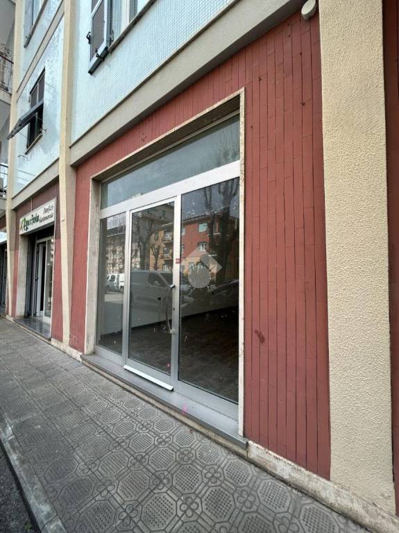 negozio in affitto a Lavagna