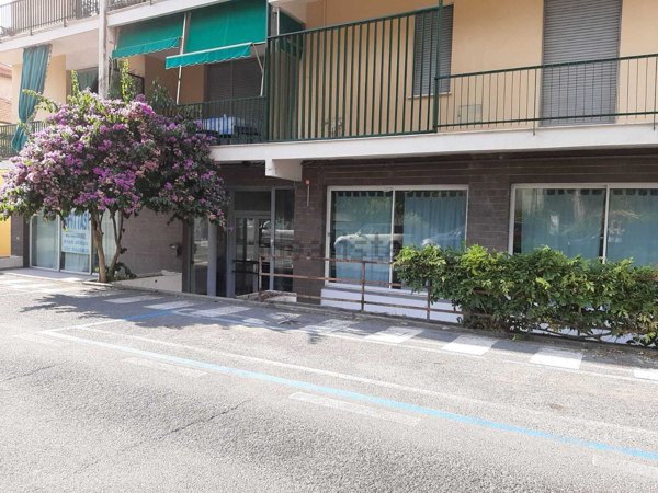 locale commerciale in affitto a Lavagna