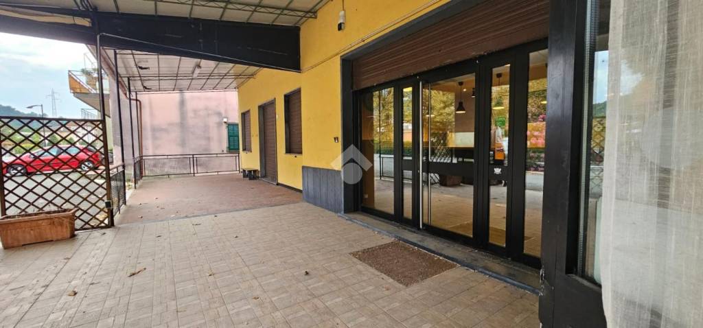 negozio in affitto a Moconesi in zona Ferrada