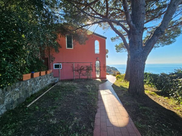 casa indipendente in affitto a Moneglia in zona Lemeglio
