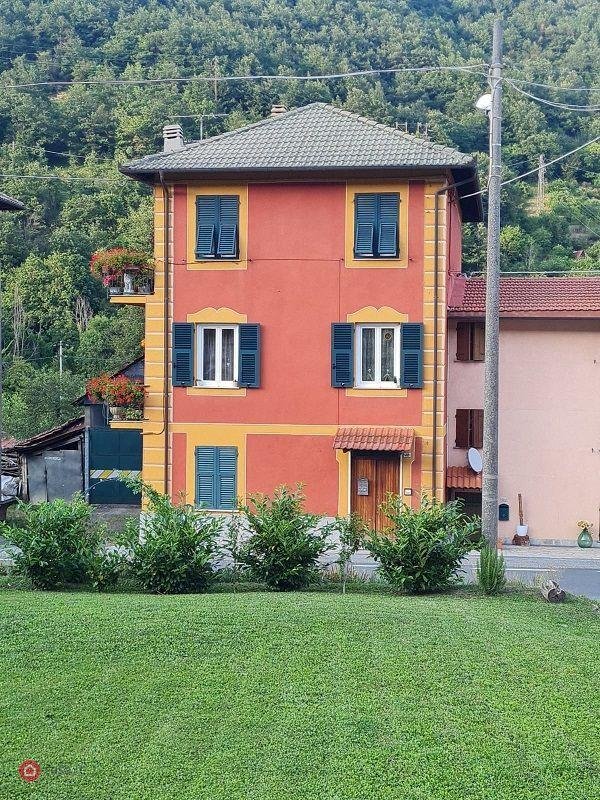 appartamento in affitto a Montoggio in zona Casà