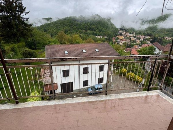 appartamento in affitto a Montoggio in zona Carpi