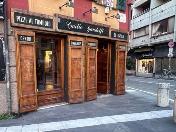 negozio in affitto a Rapallo