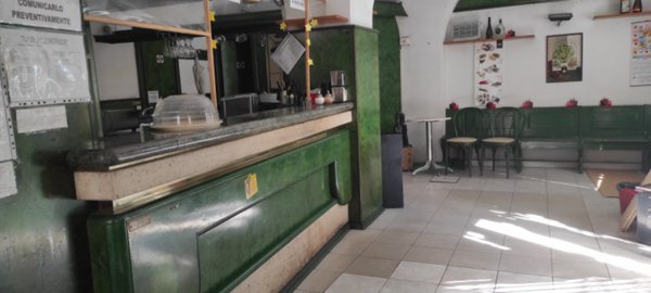 negozio in affitto a Rapallo in zona San Michele di Pagana