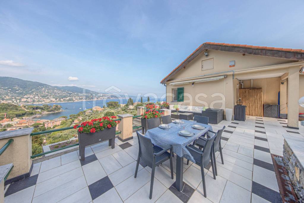 casa indipendente in affitto a Rapallo in zona San Michele di Pagana
