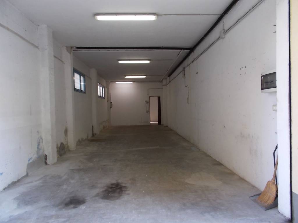 locale commerciale in affitto a Rapallo