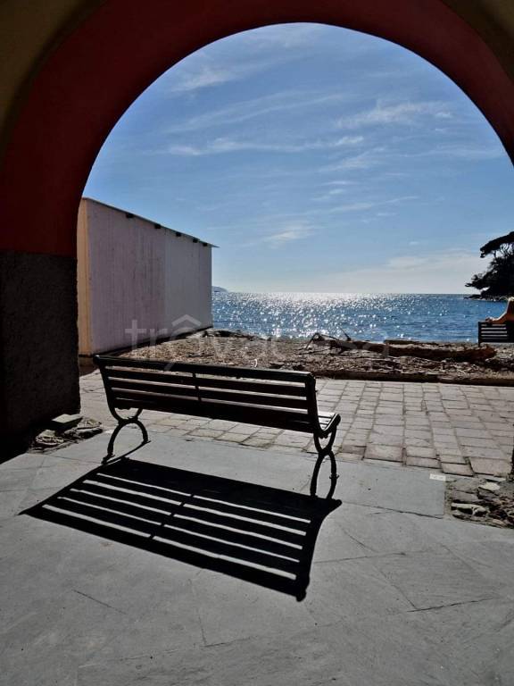 appartamento in affitto a Rapallo in zona San Michele di Pagana