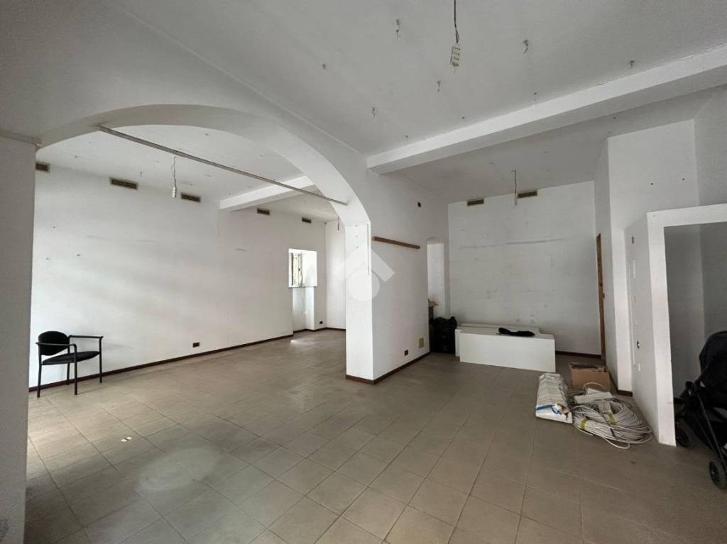 locale commerciale in affitto a Rapallo