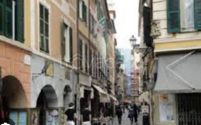 negozio in affitto a Rapallo