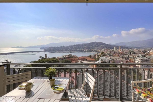 appartamento in affitto a Rapallo in zona Montallegro