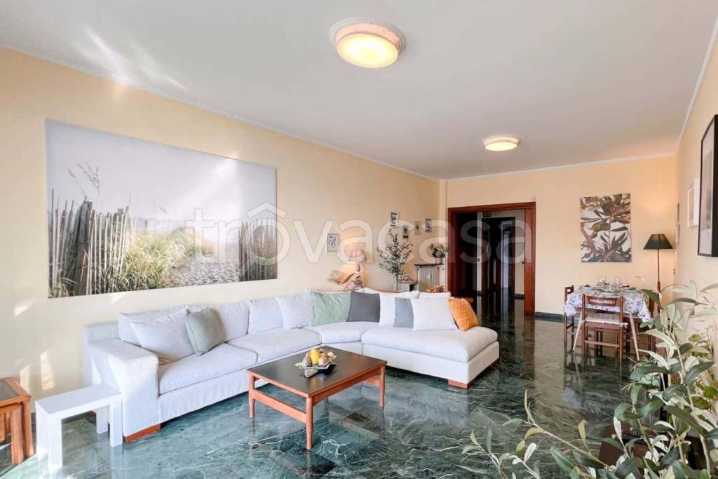 appartamento in affitto a Rapallo in zona Montallegro