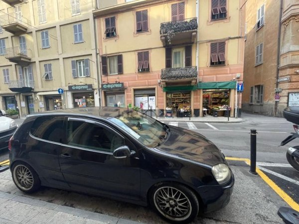locale di sgombero in affitto a Rapallo