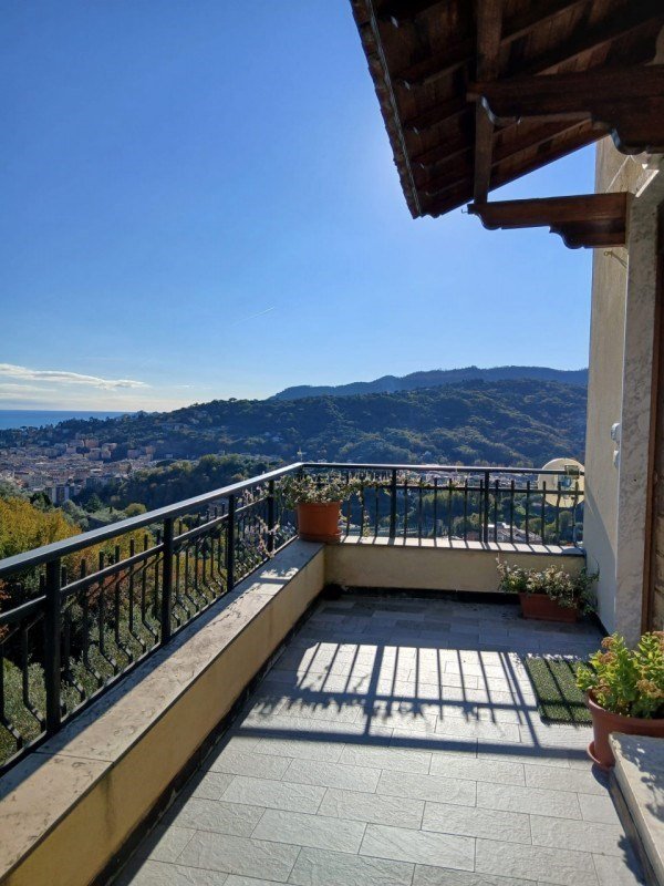 appartamento in affitto a Rapallo in zona San Michele di Pagana