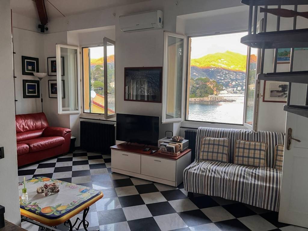 appartamento in affitto a Rapallo in zona San Michele di Pagana