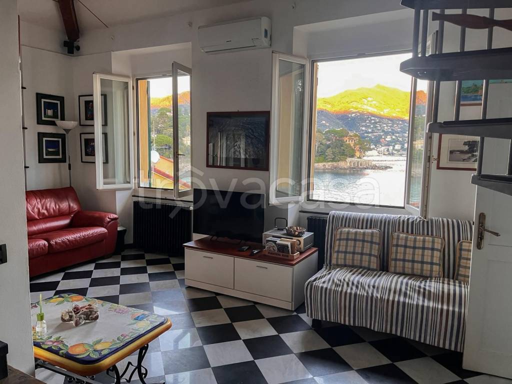 appartamento in affitto a Rapallo in zona San Michele di Pagana