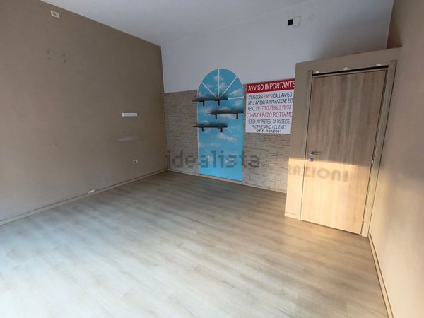 locale commerciale in affitto a Rapallo
