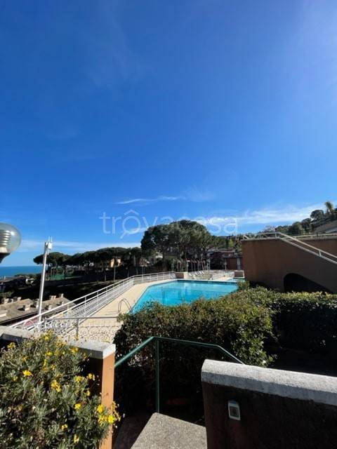 appartamento in affitto a Rapallo in zona San Michele di Pagana
