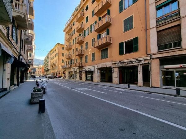 locale commerciale in affitto a Rapallo