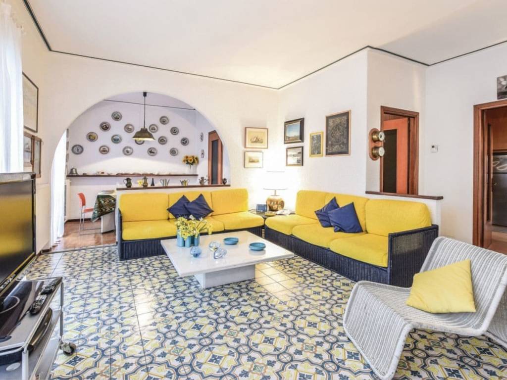 appartamento in affitto a Rapallo in zona San Michele di Pagana