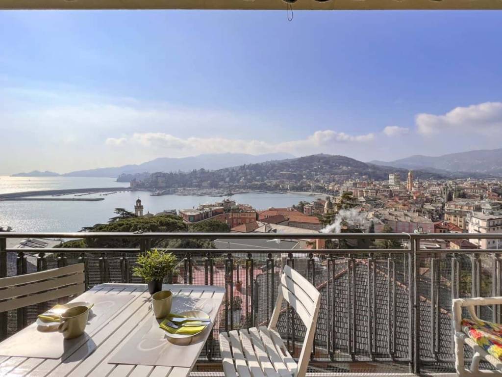 appartamento in affitto a Rapallo in zona San Michele di Pagana