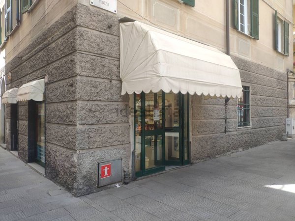 locale commerciale in affitto a Rapallo