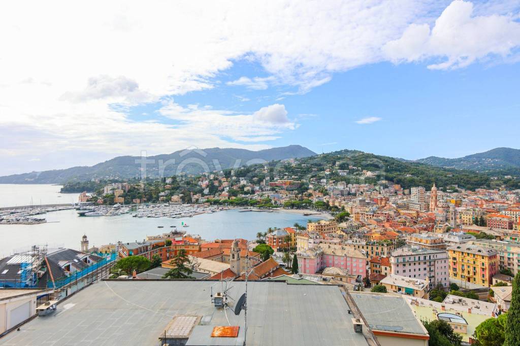 appartamento in affitto a Rapallo in zona San Michele di Pagana