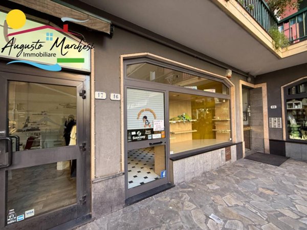 negozio in affitto a Recco