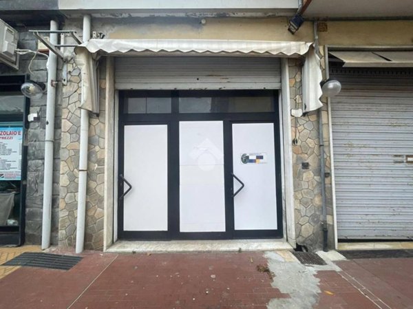 negozio in affitto a Recco