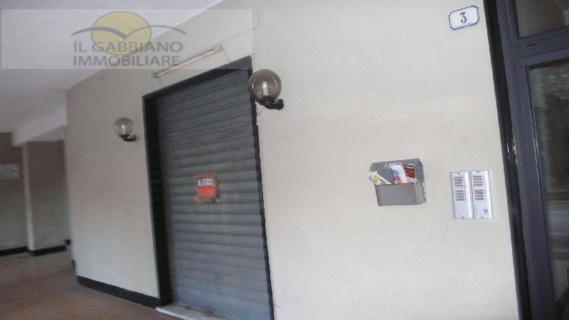 locale commerciale in affitto a Recco