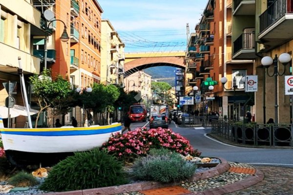 negozio in affitto a Recco