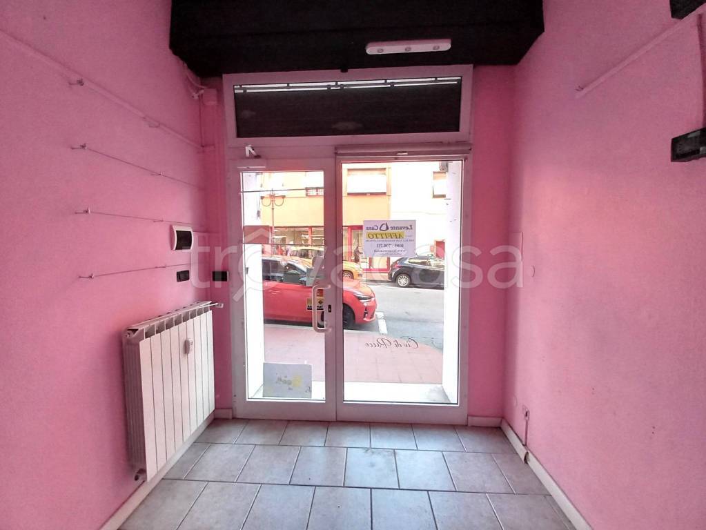 negozio in affitto a Recco