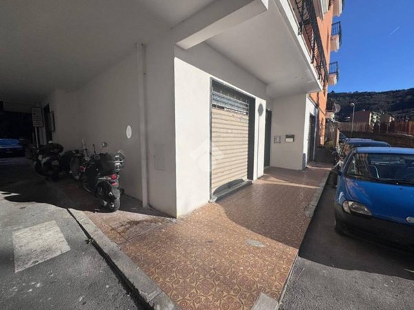 negozio in affitto a Recco