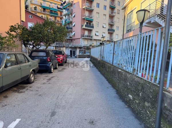 locale di sgombero in affitto a Recco