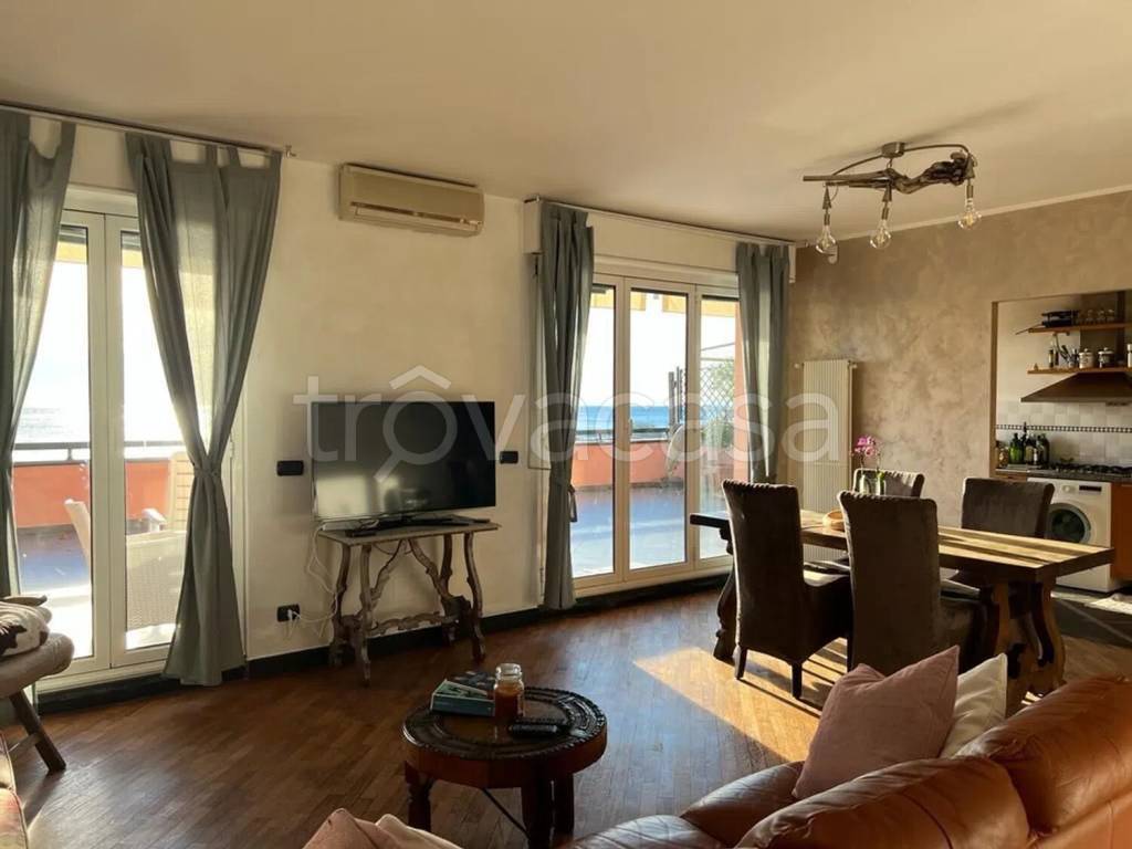 appartamento in affitto a Recco