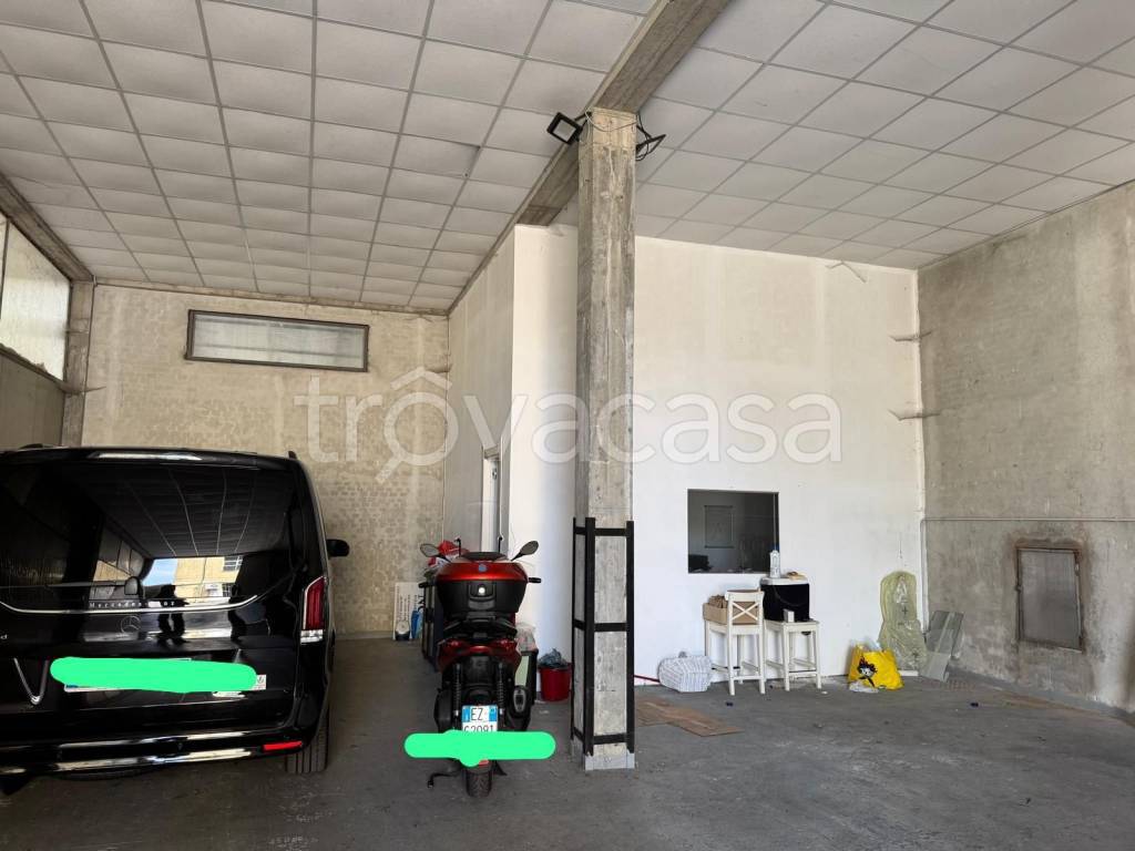 negozio in affitto a Recco in zona Megli