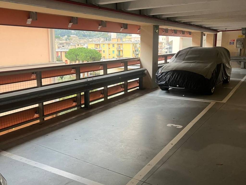 box auto in affitto a Recco in zona Megli