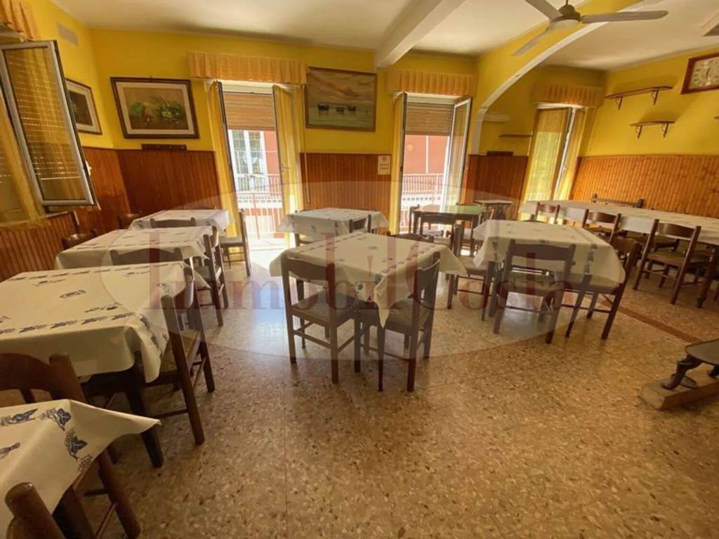 negozio in affitto a San Colombano Certenoli