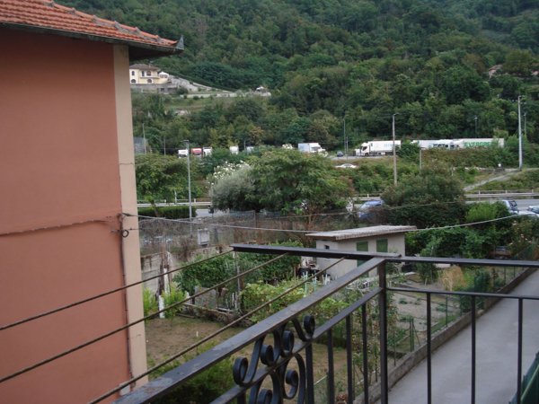 appartamento in affitto a Serra Riccò in zona Serra