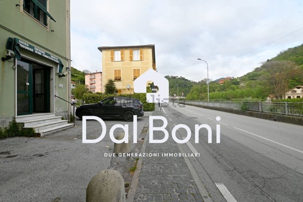 locale commerciale in affitto a Serra Riccò in zona Serra