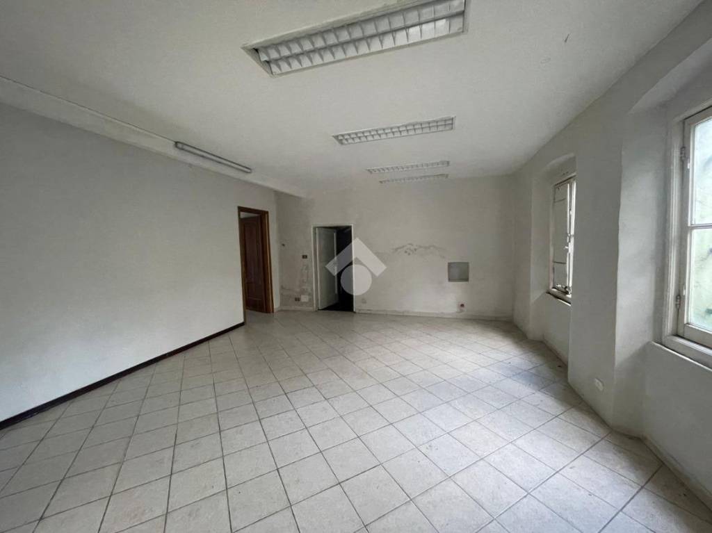 negozio in affitto a Serra Riccò in zona Pedemonte