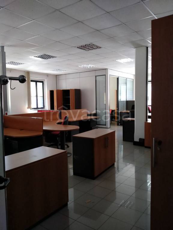ufficio in affitto a Serra Riccò in zona Pedemonte