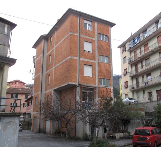 locale commerciale in affitto a Serra Riccò in zona Serra