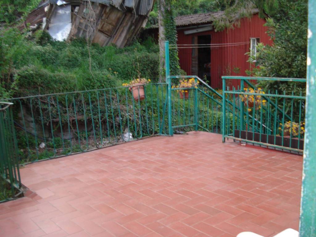 appartamento in affitto a Serra Riccò in zona Pedemonte