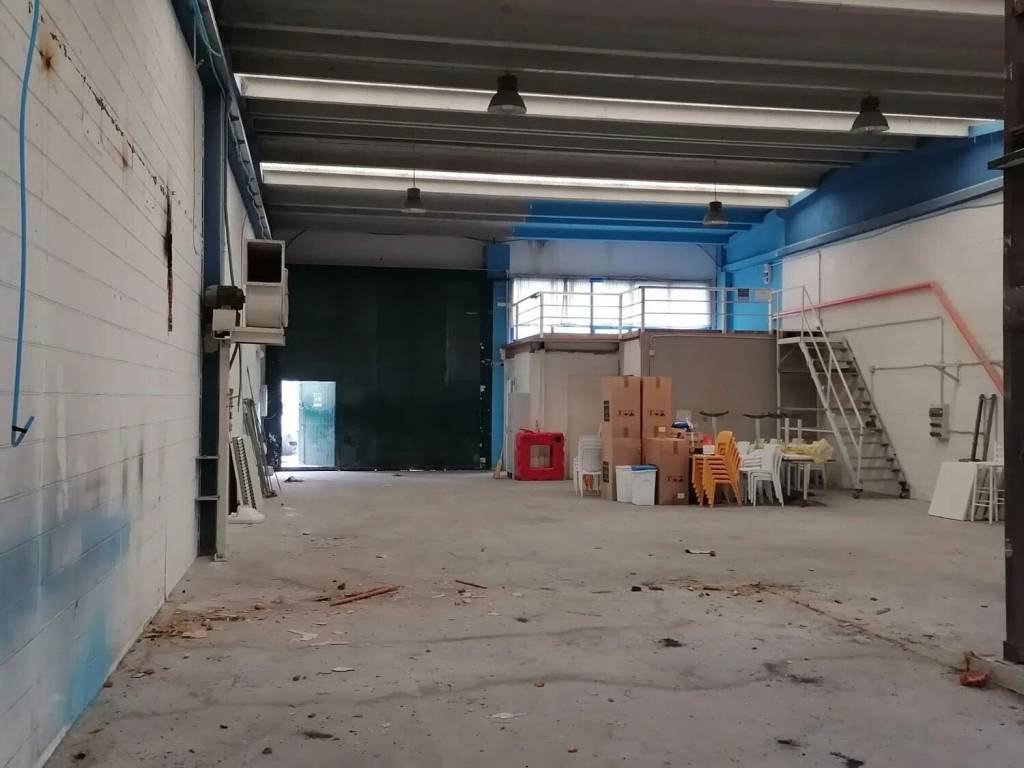 locale commerciale in affitto a Sestri Levante