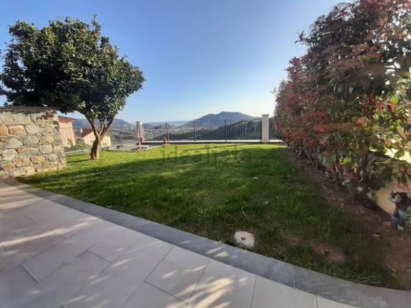 appartamento in affitto a Sestri Levante in zona Cascine di Sotto