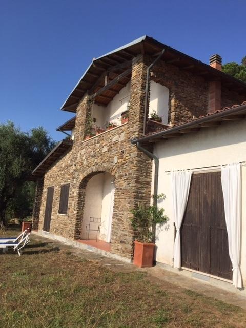 casa indipendente in affitto ad Ameglia in zona Bocca di Magra